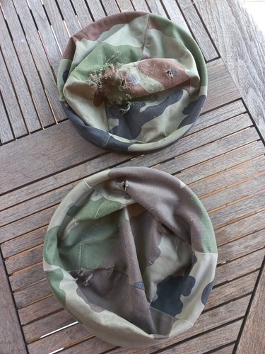 Deux couvres casques